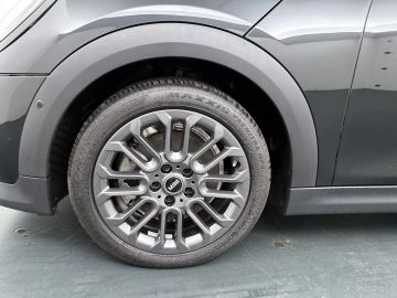 Car image 29