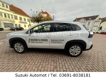 Car image 4