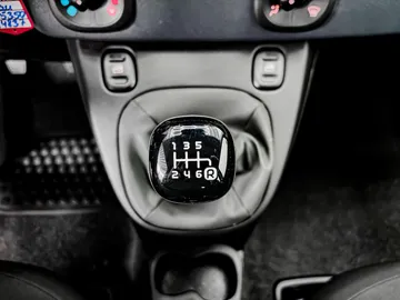 Car image 23