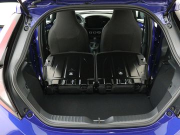 Car image 36