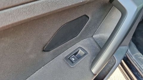 Car image 37