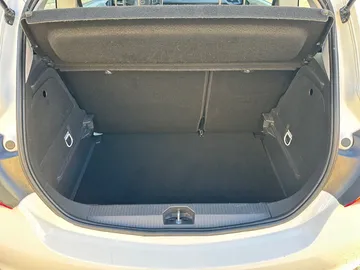 Car image 29