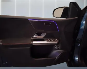 Car image 30