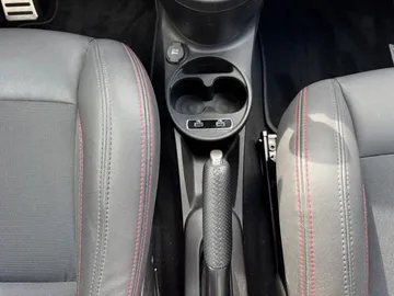 Car image 35