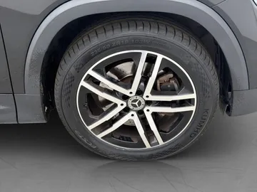 Car image 37