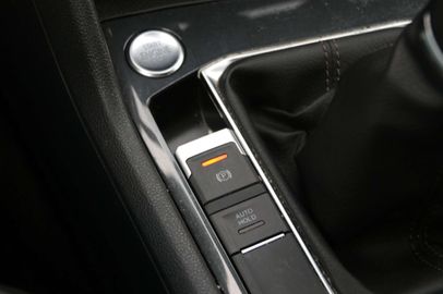 Car image 36