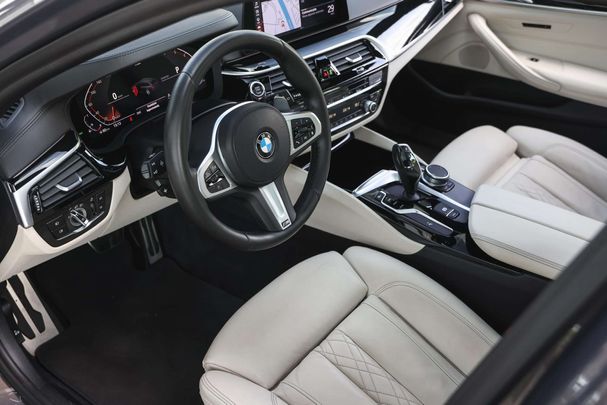 BMW 520i Touring 135 kW image number 9