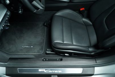 Car image 25