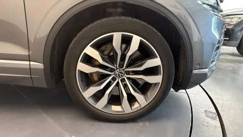 Car image 39