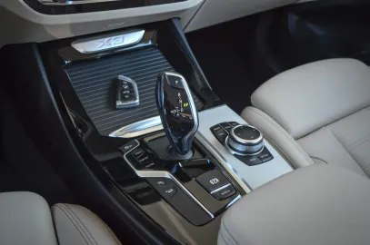 Car image 40
