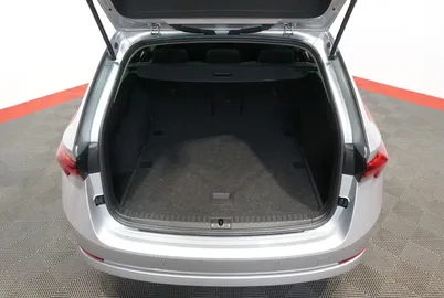 Car image 37