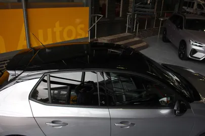 Car image 27