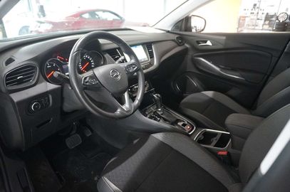 Car image 10