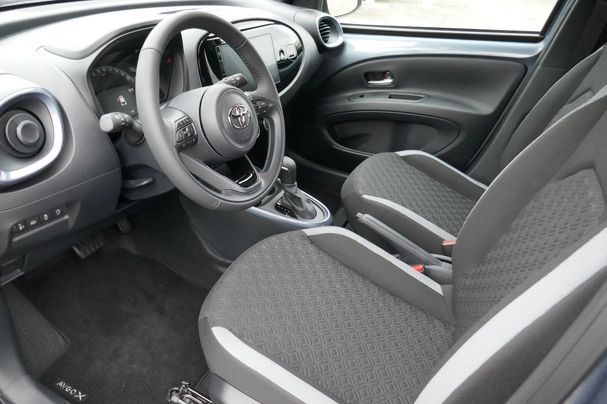 Toyota Aygo X 53 kW image number 6