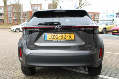 Car image 4
