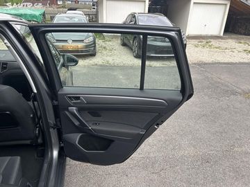 Car image 33