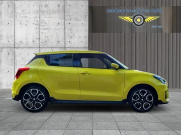 Car image 4