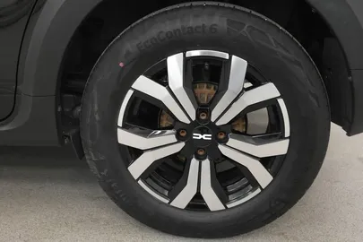 Car image 19