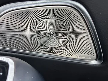 Car image 33