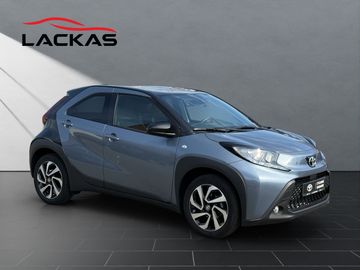 Car image 2
