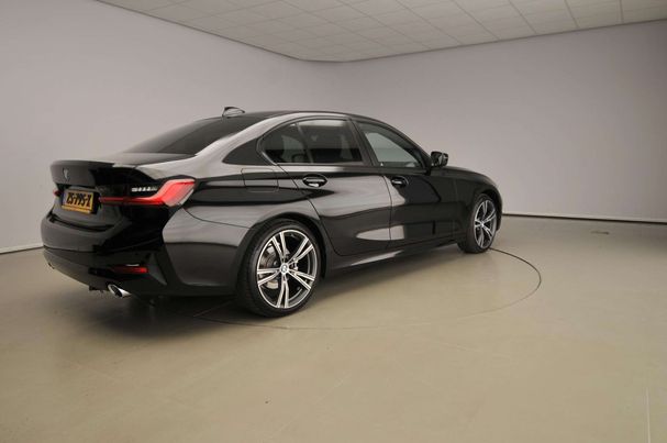 BMW 320i 135 kW image number 5