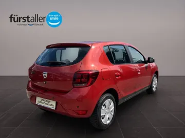 Car image 5