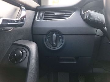 Car image 33