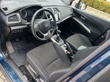 Car image 11