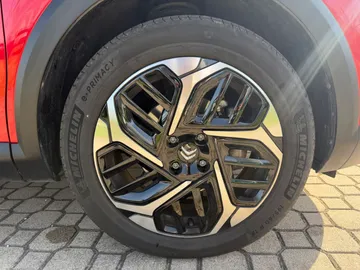 Car image 30