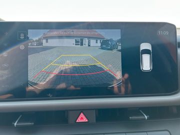 Car image 19