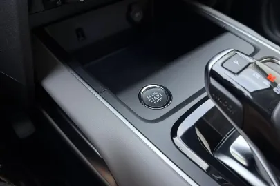 Car image 35