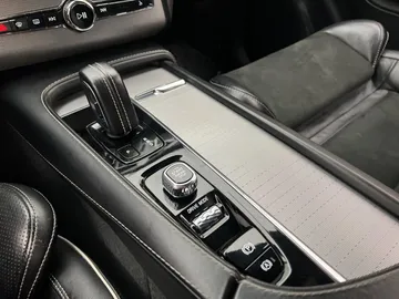 Car image 38