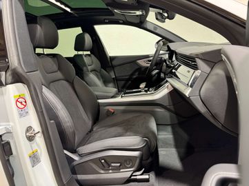 Car image 37