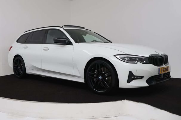 BMW 330i Touring 190 kW image number 24