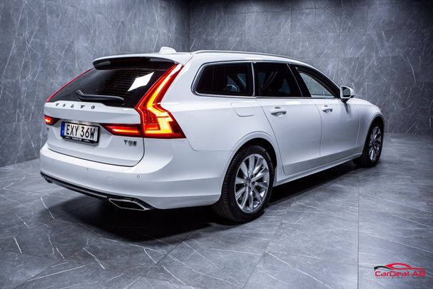 Volvo V90 Recharge T8 AWD Momentum 288 kW image number 7