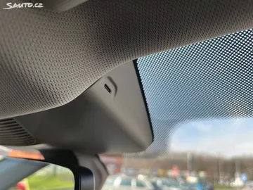 Car image 38