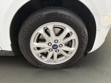 Car image 31