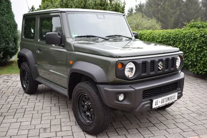 Car image 4