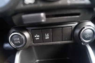 Car image 28