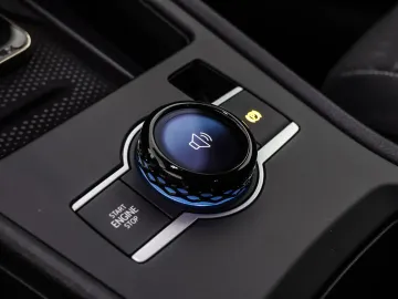 Car image 28