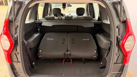 Car image 26
