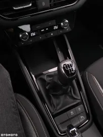 Car image 40