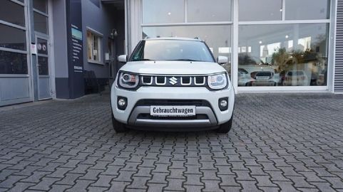 Car image 3