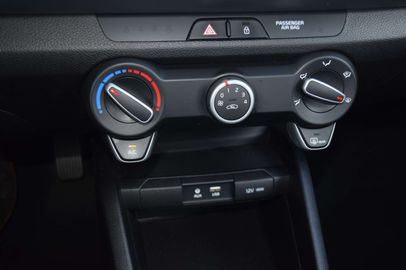 Car image 35