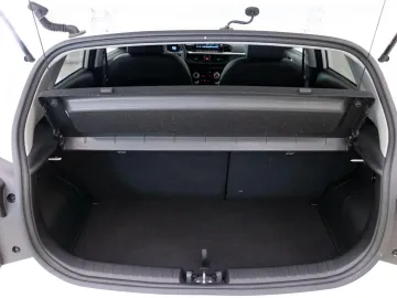 Car image 25
