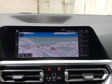 Car image 23