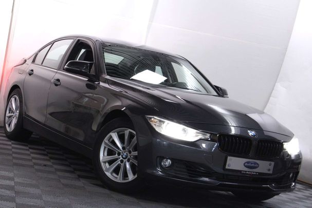 BMW 320i 135 kW image number 9