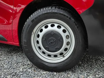 Car image 31