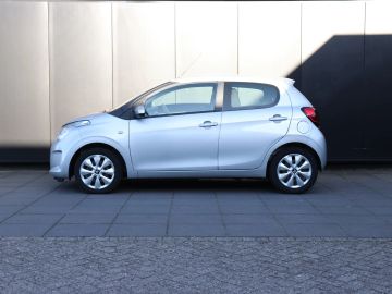 Car image 4