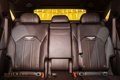 Car image 28